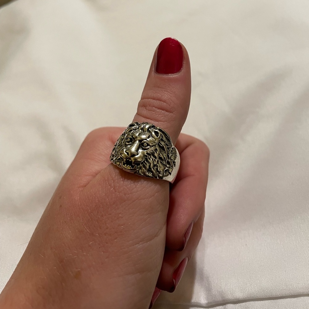 Ring - Picture 3 of 3